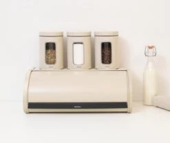 Brabantia Broodtrommel - Met Schuifdeksel - Soft Beige -Huishoudelijke Winkel 1200x1012 3