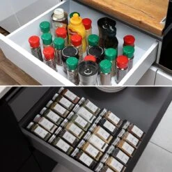 Deleca 24 Glazen Kruidenpotjes - Incl. 3 Soorten Stickers En Strooideksel Set - Voorraadpotten Glas Met Deksel - Kruidenstrooier - 10,5 X 4,3 Cm - Vierkant / 120 Ml -Huishoudelijke Winkel 1200x1200 406