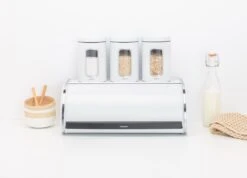 Brabantia Broodtrommel - Met Schuifdeksel - White -Huishoudelijke Winkel 1200x867