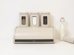 Brabantia Broodtrommel - Met Schuifdeksel - Soft Beige -Huishoudelijke Winkel 1200x900 26